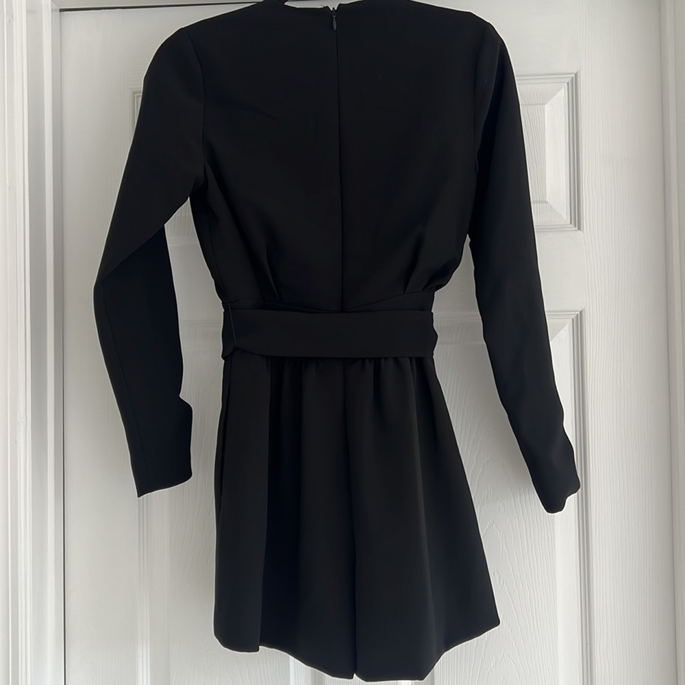 NWT RONNY KOBO Plunge Neckline Long Sleeve Belted Romper XS - Picture 5 of 8